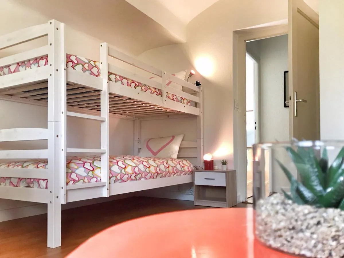 메이린 Lindo Lugar - Just A 7 Minute Walk From The Airport B&B