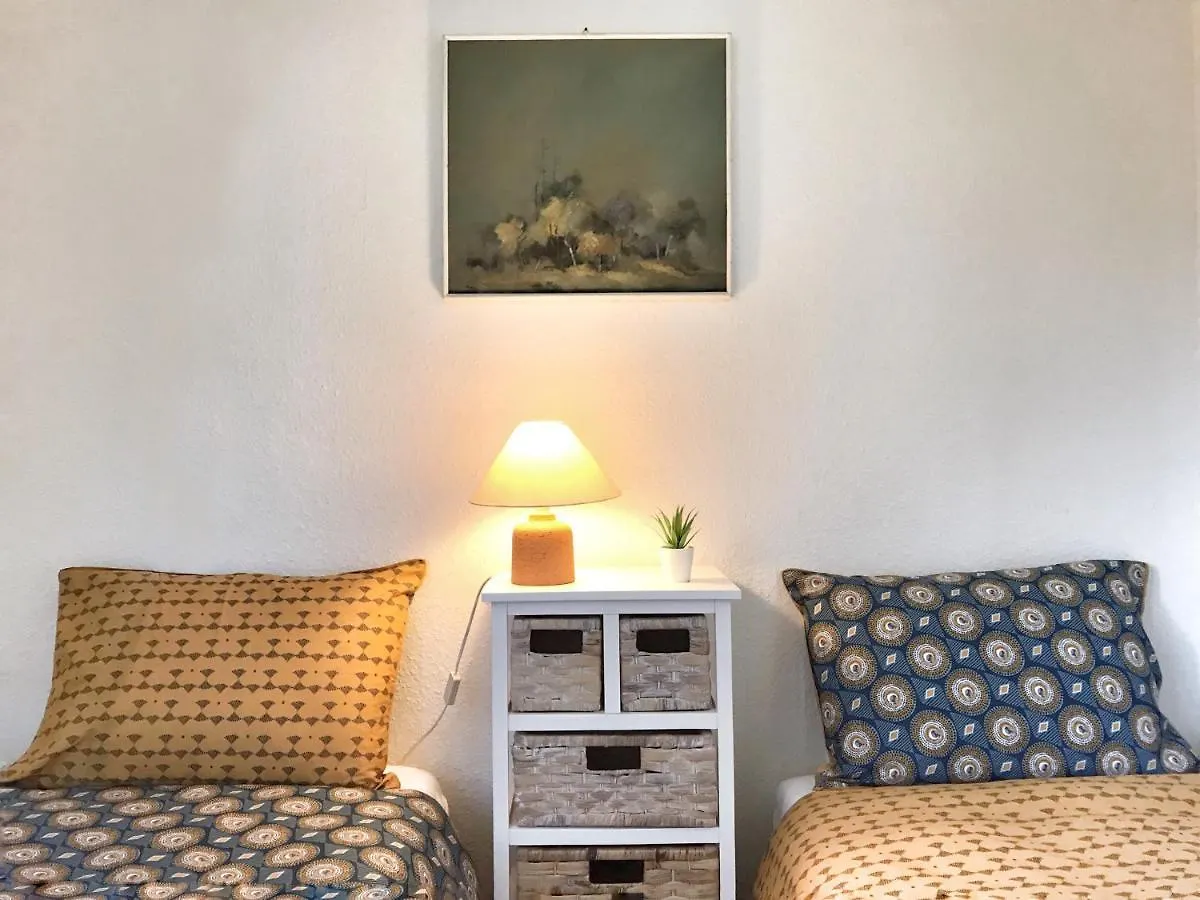 Lindo Lugar - Just A 7 Minute Walk From The Airport Bed & Breakfast Meyrin Switzerland