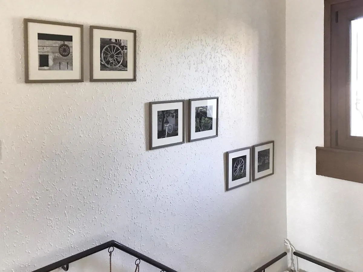 Lindo Lugar - Just A 7 Minute Walk From The Airport Bed & Breakfast Meyrin Switzerland