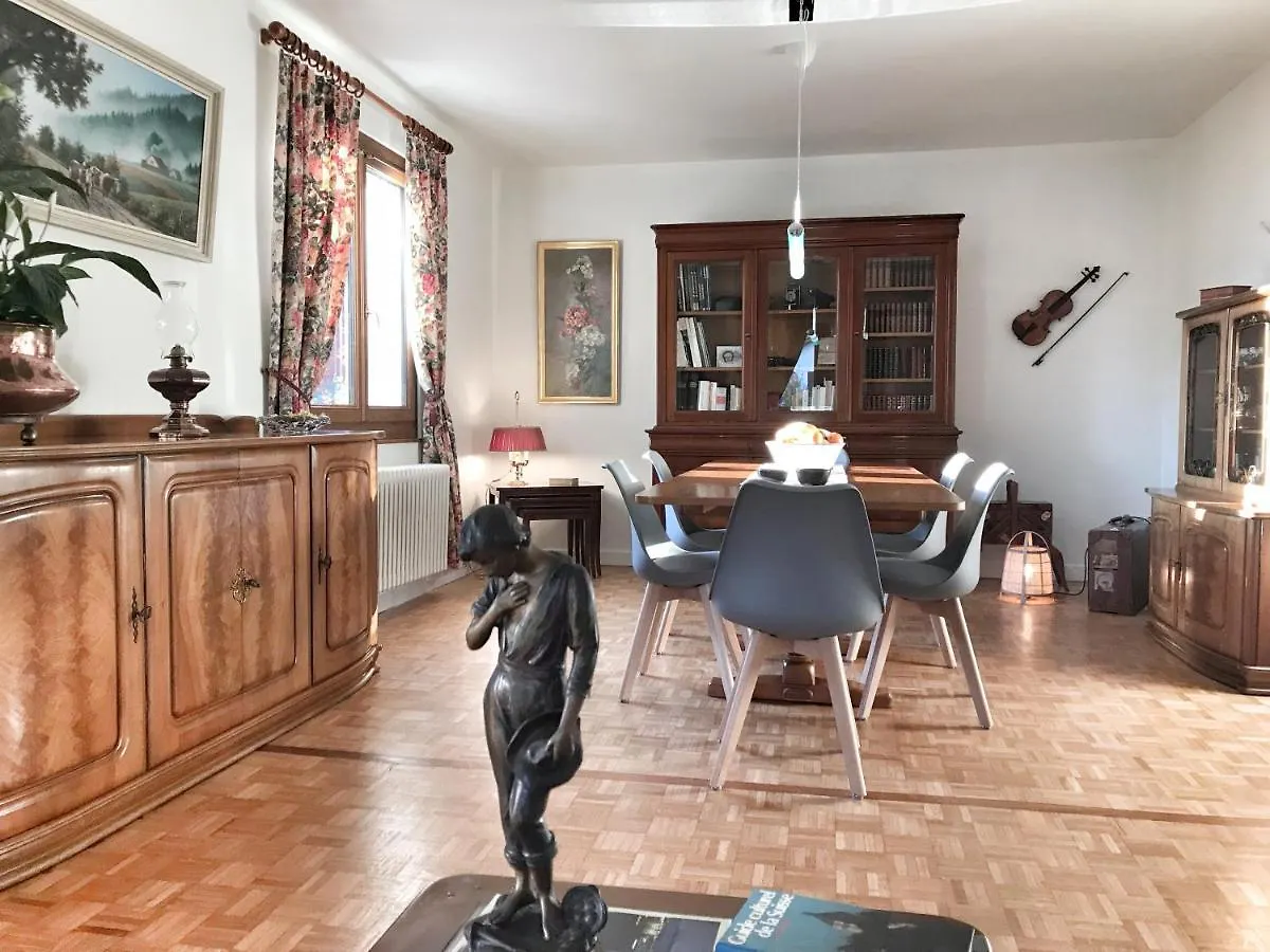 Lindo Lugar - Just A 7 Minute Walk From The Airport Bed & Breakfast Meyrin