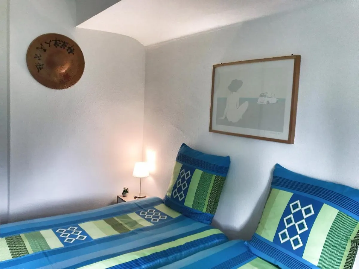Lindo Lugar - Just A 7 Minute Walk From The Airport Bed & Breakfast Meyrin