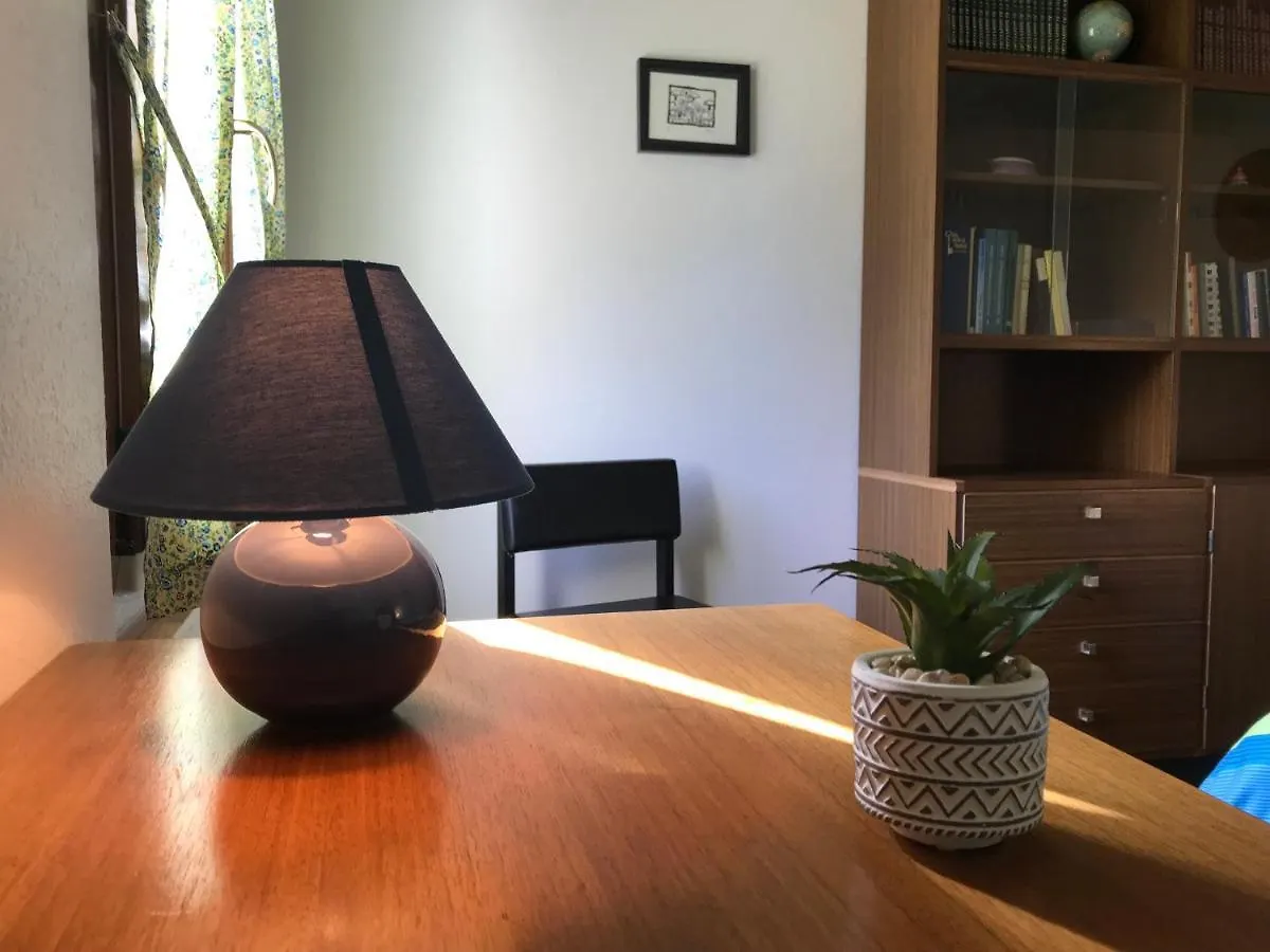 Lindo Lugar - Just A 7 Minute Walk From The Airport Bed & Breakfast Meyrin 0*,  Switzerland
