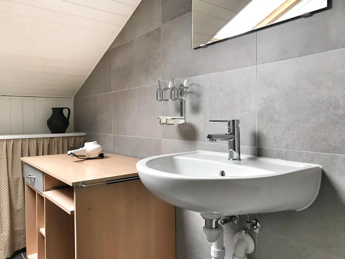 Lindo Lugar - Just A 7 Minute Walk From The Airport Bed & Breakfast Meyrin 0*,