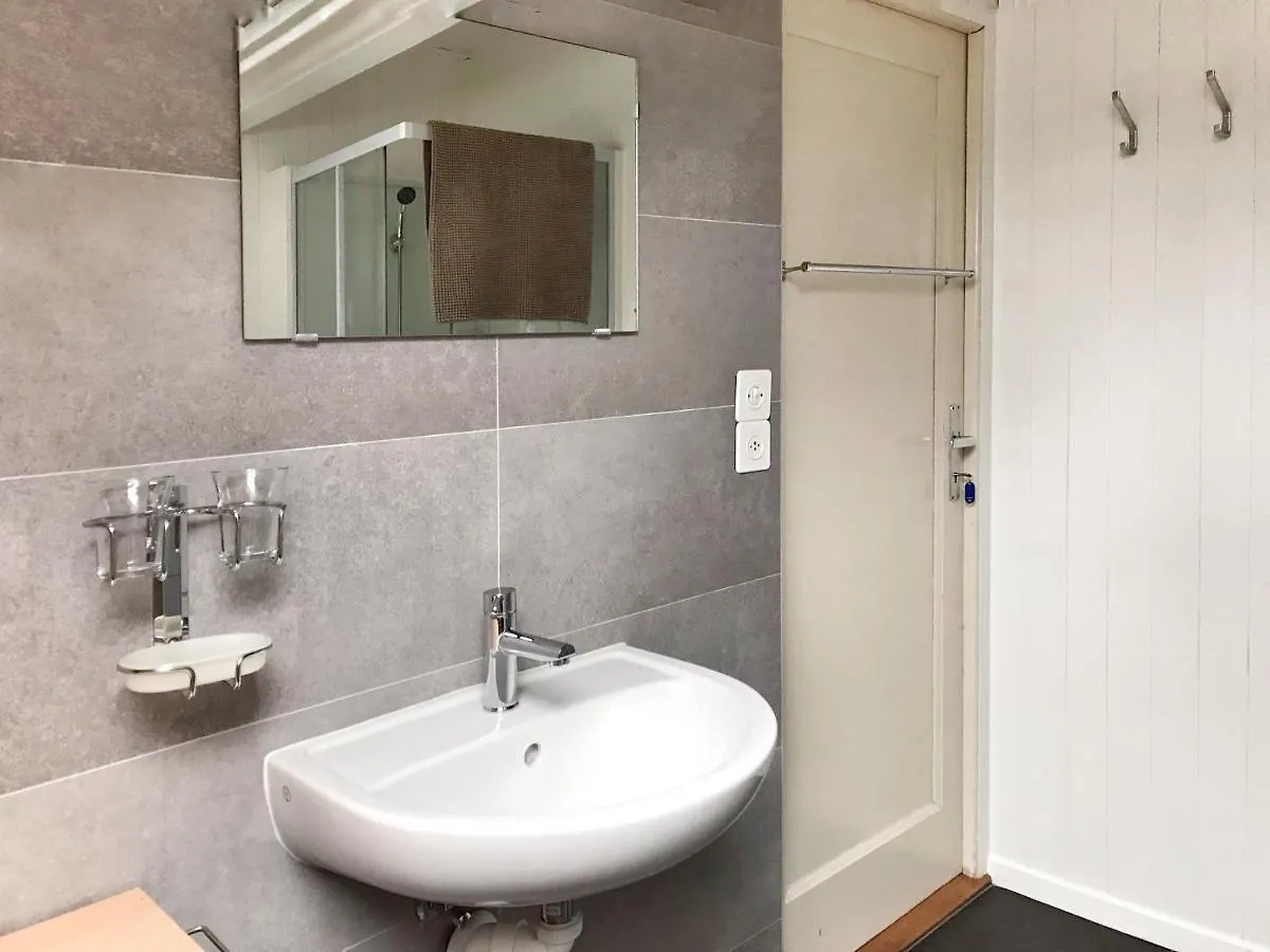 Lindo Lugar - Just A 7 Minute Walk From The Airport Bed & Breakfast Meyrin