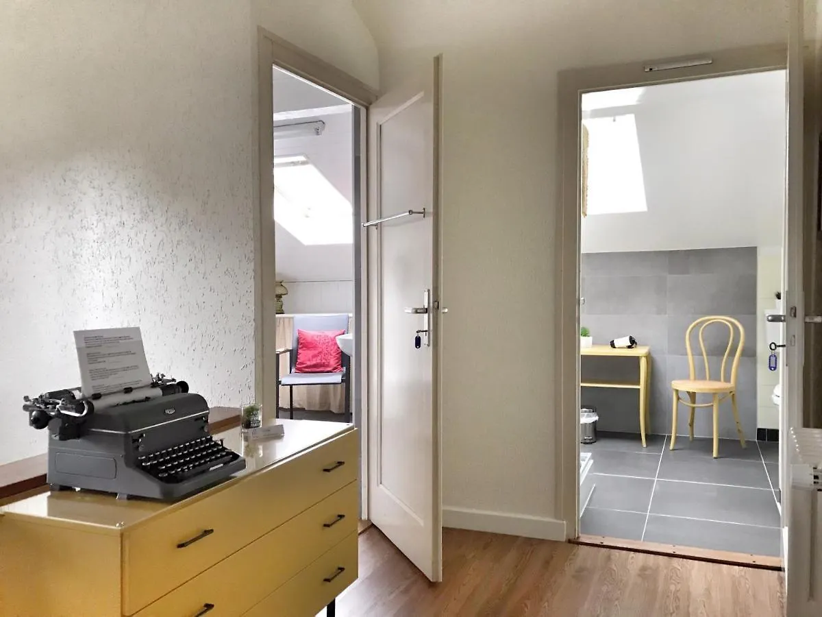 Lindo Lugar - Just A 7 Minute Walk From The Airport Bed & Breakfast Meyrin Switzerland