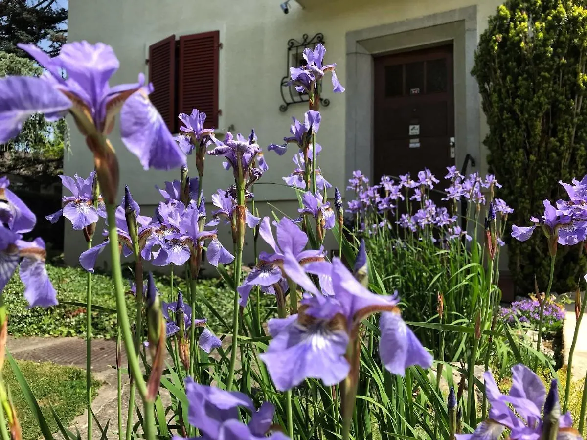 Lindo Lugar - Just A 7 Minute Walk From The Airport Bed & Breakfast Meyrin