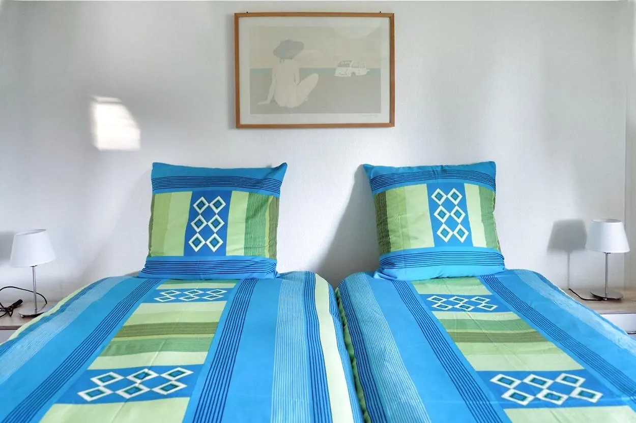 Lindo Lugar - Just A 7 Minute Walk From The Airport Bed & Breakfast Meyrin